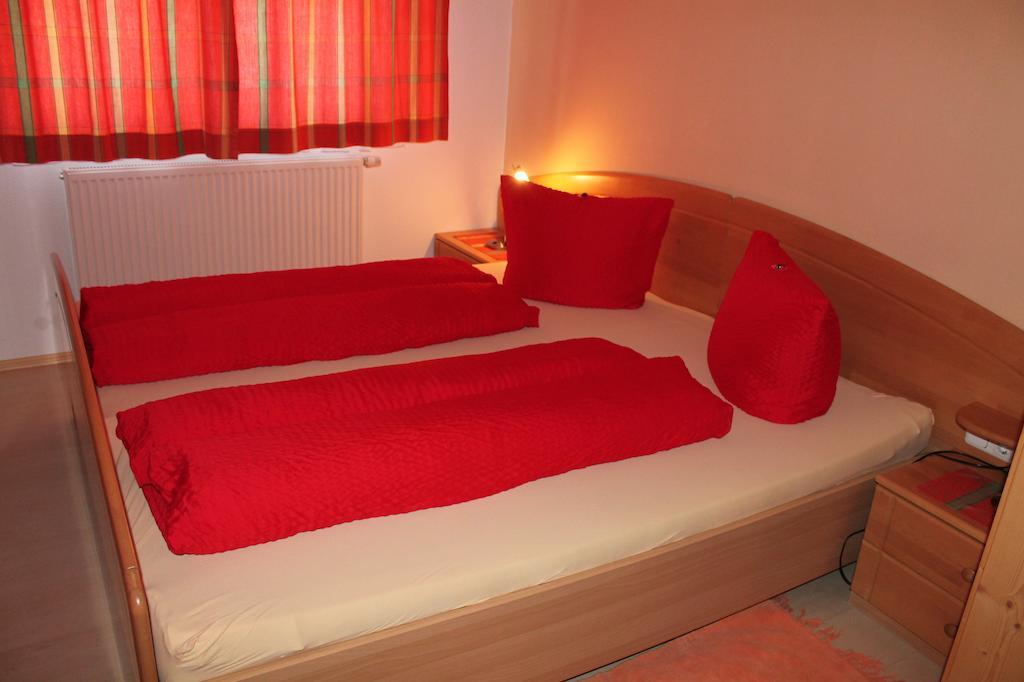 Ferienwohnung Kroessbacher Neustift im Stubaital Pokoj fotografie